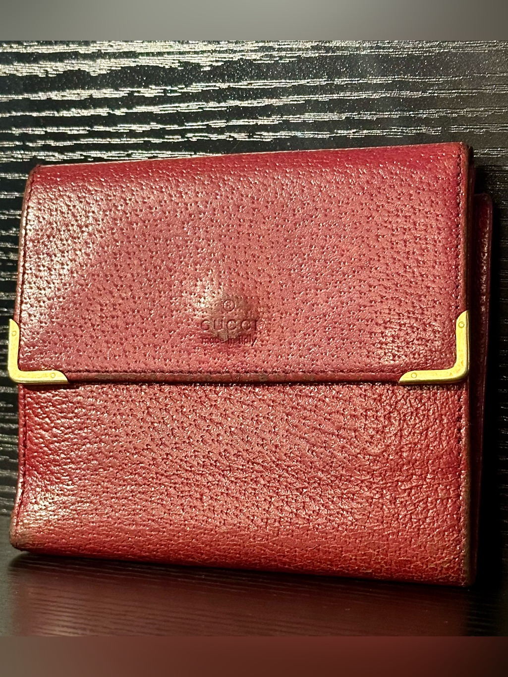 Vintage Gucci Burgundy Leather Bifold Wallet Gold Tone Corner Hardware Italy